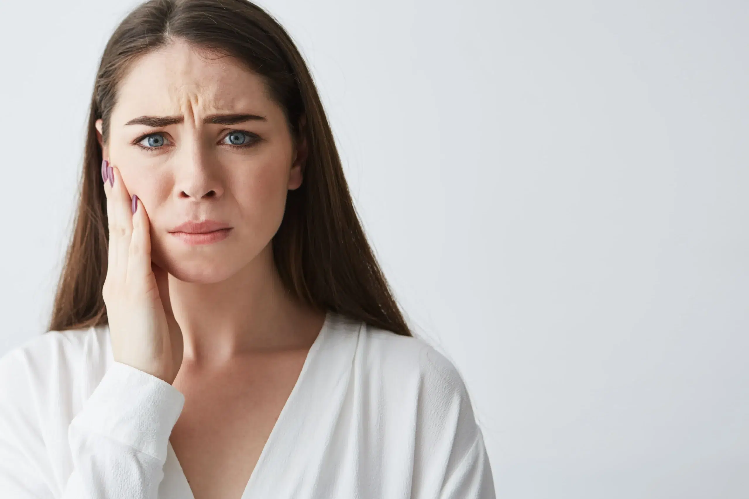 dolor de mandibula a que se debe-pisa clinica dental en mairena del aljarafe